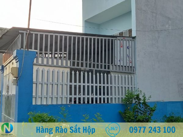 thi công hàng rào sắt hộp mạ kẽm